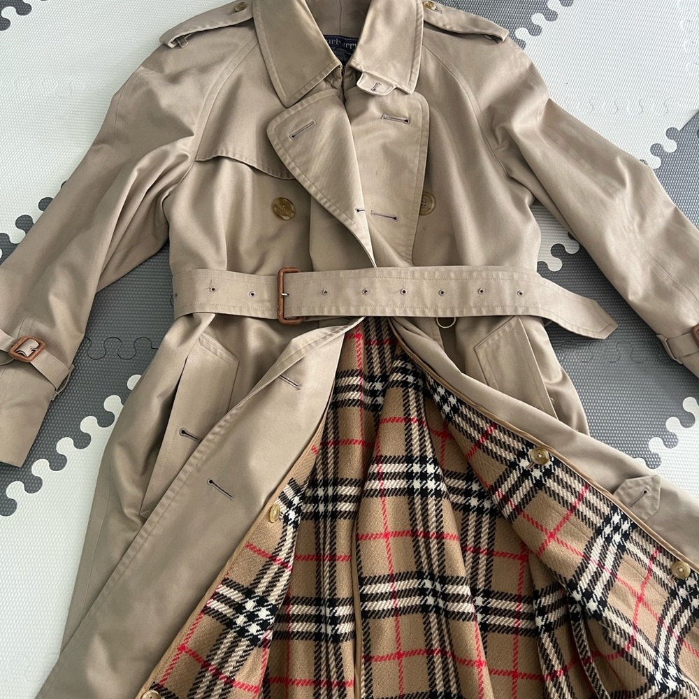 Burberry Beige women’s  Trench Coat with Plaid Lining